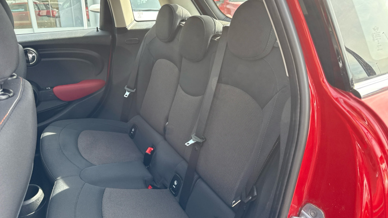 MINI Hatchback 1.5 Cooper 5dr Auto Petrol Hatchback